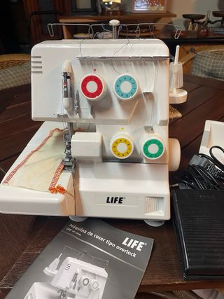 Máquina de coser overlock LIFE