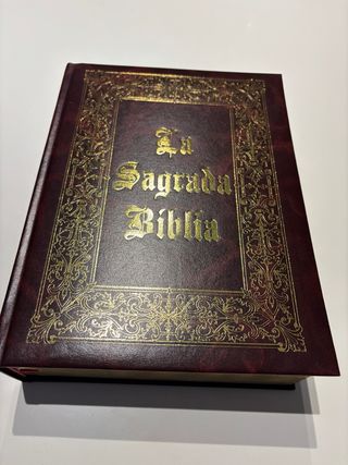 La sagrada. Biblia edición lujo.