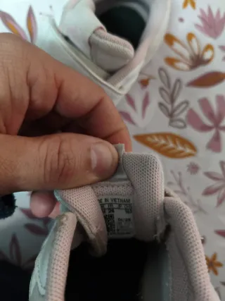 Deportivos Adidas niña blancos