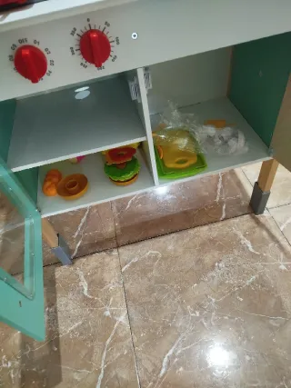 Cocina de juguete con accesorios, con sonido y luz