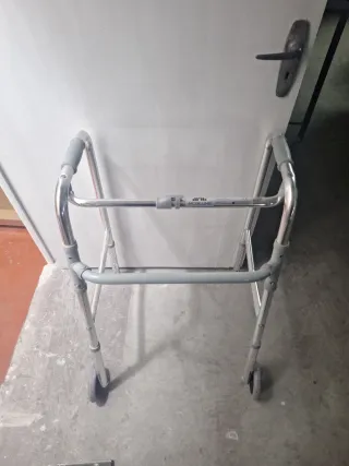 Andador Plegable con Ruedas