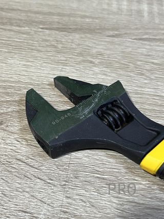 Llave ajustable de 30 x 200 mm Stanley