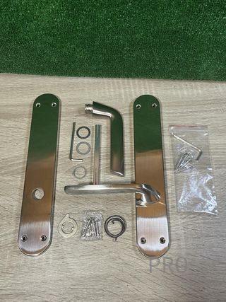 Manetas para puertas Emuca