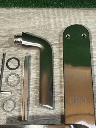 Manetas para puertas Emuca