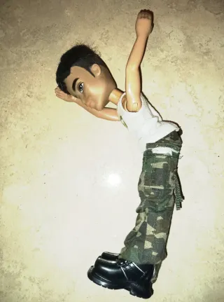 Muñeco Bratz estilo militar
