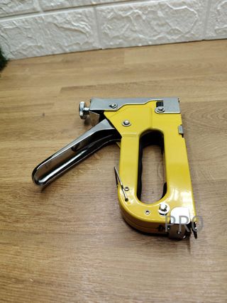 Grapadora manual NUNU