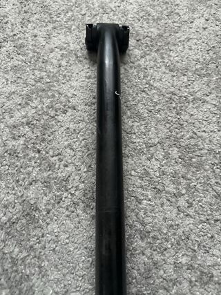 Tija PRO VIBE CARBONO 27,2mm 380mm 20mm OFF-SET