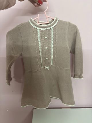 Vestido de punto para niña