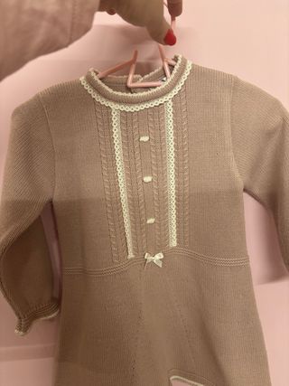 Vestido de punto para niña