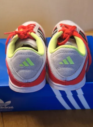 Zapatillas Adidas Sala niño rojas y blancas