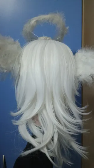 Parrucca bianca con ali 18x15 cm