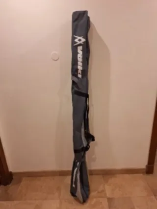 Esquís Volkl V3 con bastones