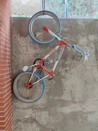 Bicicleta BMX Orbea Vintage Roja y Blanca