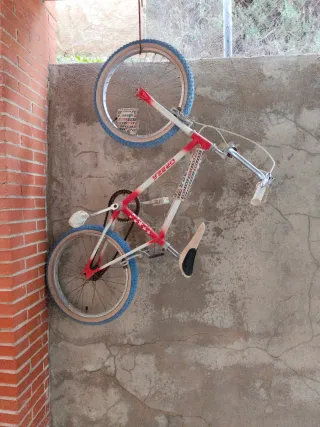 Bicicleta BMX Orbea Vintage Roja y Blanca