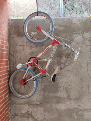 Bicicleta BMX Orbea Vintage Roja y Blanca