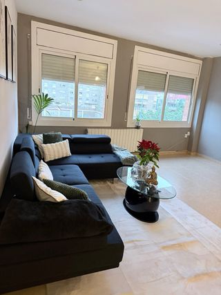 Alquilo habitación solo chicas !!