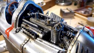 CMC Auto Union Typ D 1:18 Dirty Hero