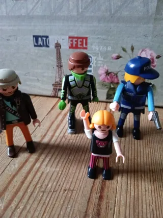 Figuras Playmobil Variadas.