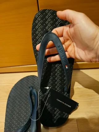 Chanclas Tommy Hilfiger Negras y Azules