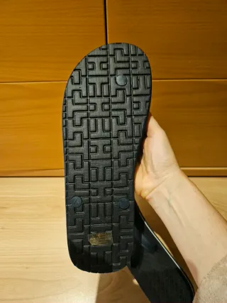 Chanclas Tommy Hilfiger Negras y Azules