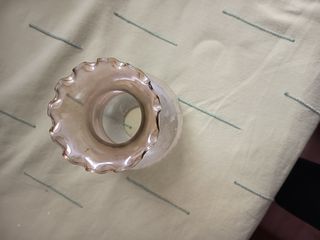 Tulipa de cristal beig con relieve