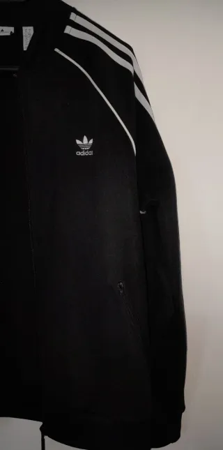 Chaqueta Adidas Negra con Rayas Blancas