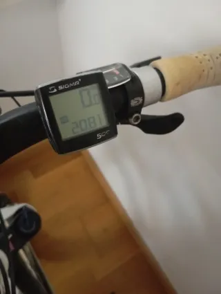 Bicicleta de montaña blanca