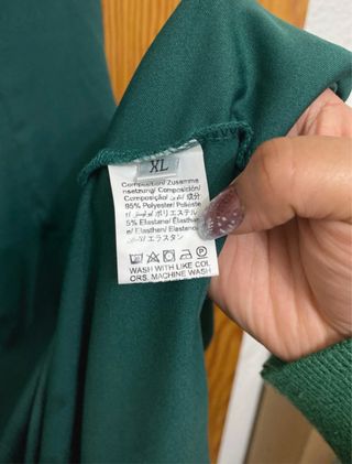 Vestido verde hombros descubiertos