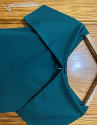 Vestido verde hombros descubiertos