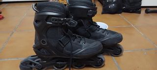 Patines negros con protecciones