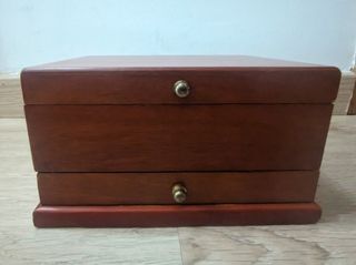 Joyero de madera vintage con espejo