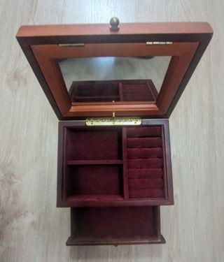 Joyero de madera vintage con espejo