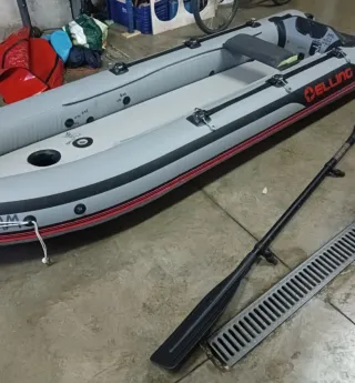 Neumática Kayak ,Zodiac ,con Remo y Bomba