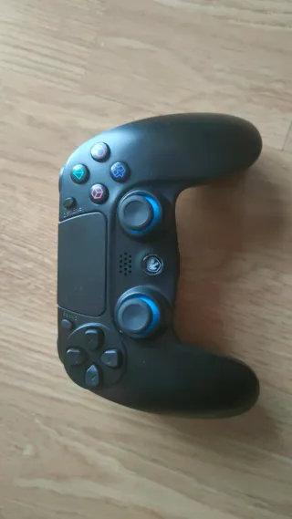 Mando Raptor y 8 juegos PS4