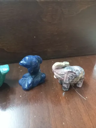 Statuette in pietra dura