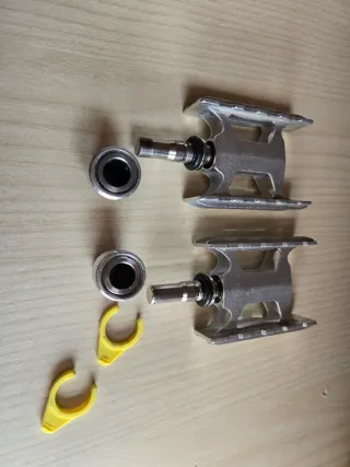 Pedales extraíbles Aceoffix