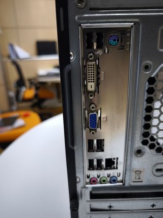 Torre PC Intel i7 8GB RAM SSD 120GB + HDD