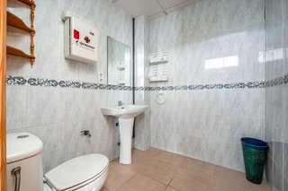 Local comercial en venta en Las Tres Cruces en Armilla
