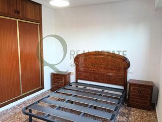 Chalet en alquiler en Paus - Poligono San Blas en Alicante