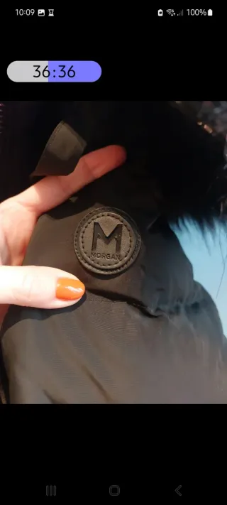 Plumífero Morgan Negro con Capucha. Plumón pato.