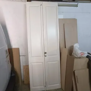 Puertas antiguas esmaltadas blancas