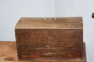 Macchina da cucire Singer antica