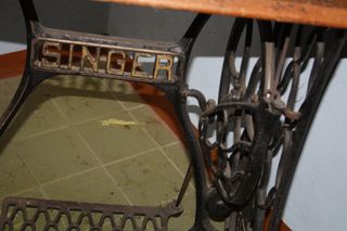 Macchina da cucire Singer antica