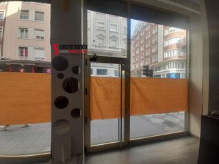 Local comercial en alquiler en Centro - Ayuntamiento en Santander