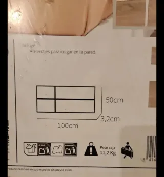 Cabecero de madera marrón y verde