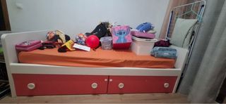 Dormitorio infantil con cajones