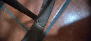 Rueda antigua de hierro hecha a mano