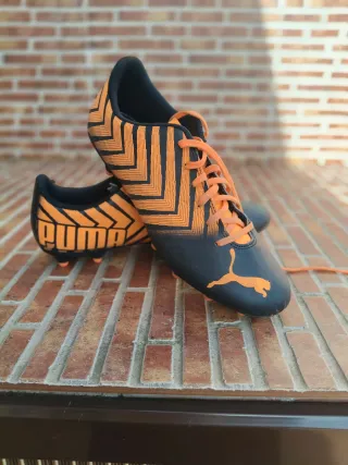 Zapatillas de tacos Puma Naranja y Negro