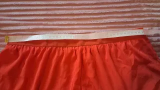 Gonna corallo a balze