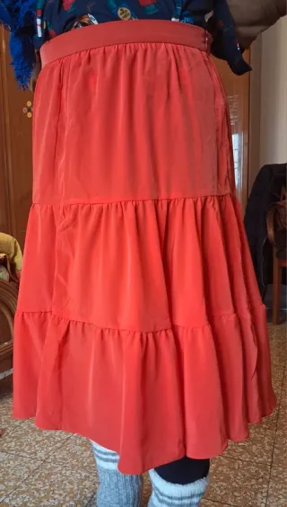 Gonna corallo a balze